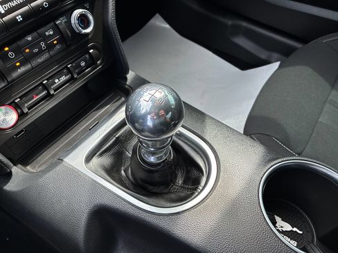 Used 2022 Ford Mustang GT w/ Black Accent Package RWD image 27