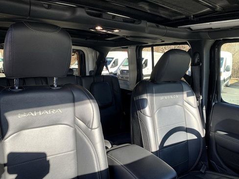 Used 2022 Jeep Wrangler Unlimited Sahara w/ Cold Weather Group image 22
