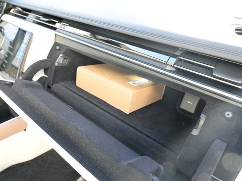 Used 2023 Land Rover Range Rover Autobiography image 61