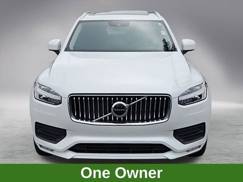 Used 2022 Volvo XC90 T5 Momentum image 2