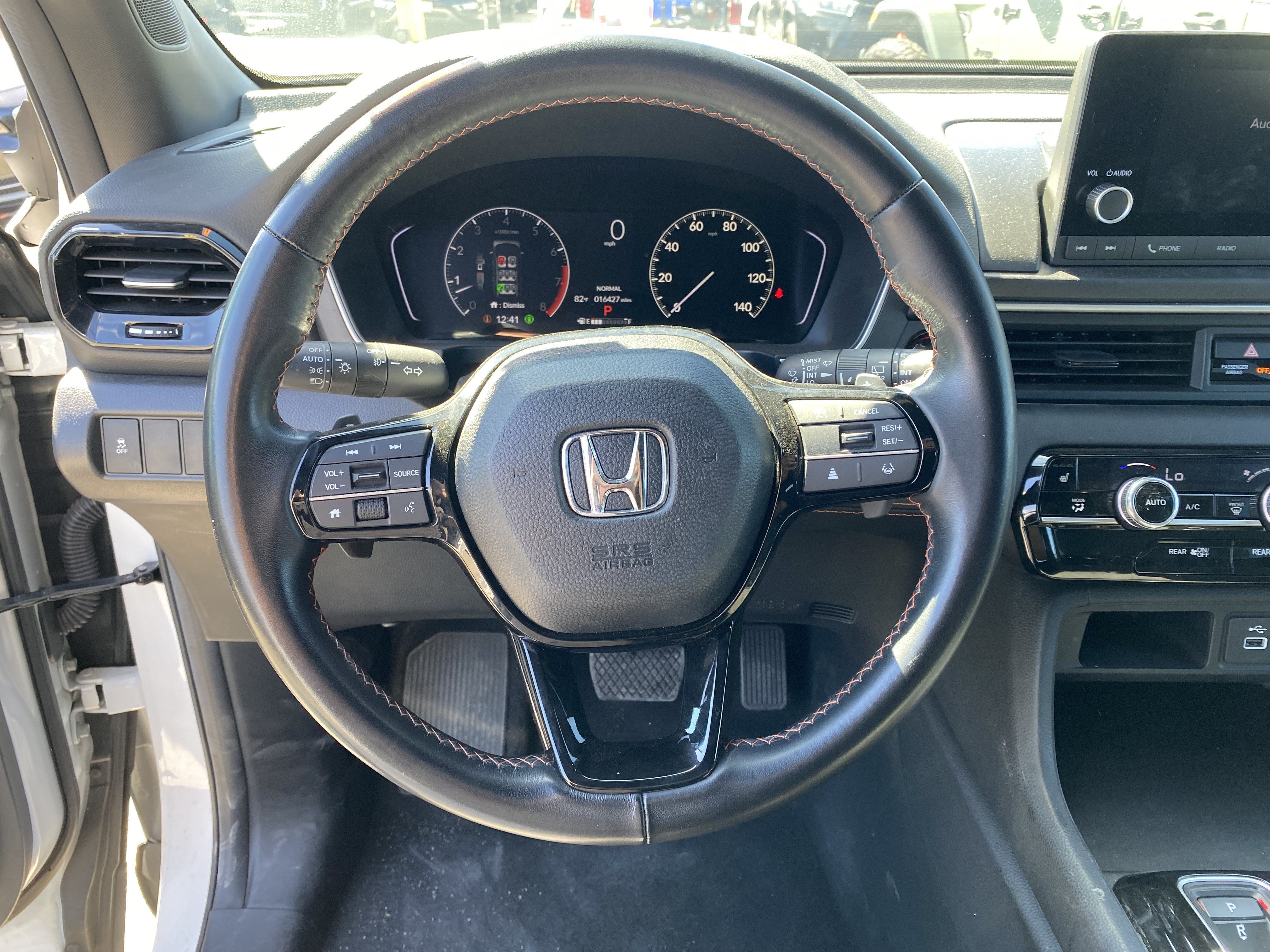 Used 2025 Honda Pilot Sport image 11