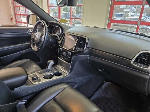 Used 2020 Jeep Grand Cherokee Limited AWD/4WD image 24