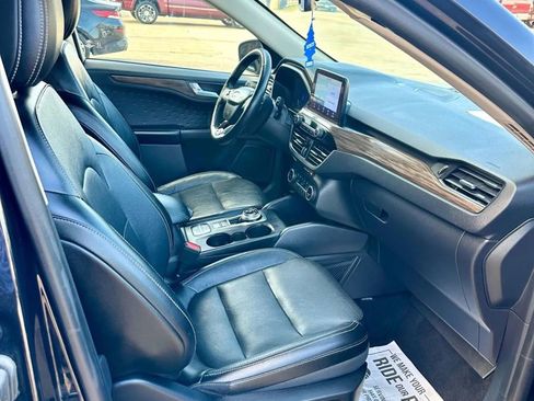 Used 2020 Ford Escape Titanium image 12