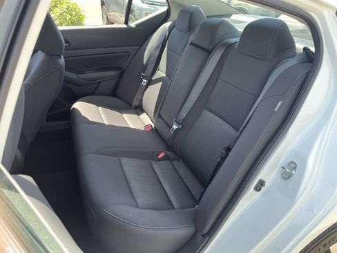 Used 2025 Nissan Altima 2.5 SV FWD image 21