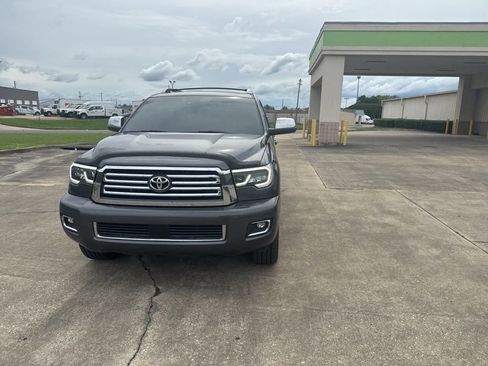 Used 2020 Toyota Sequoia Platinum AWD/4WD image 4