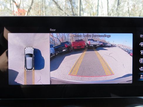 Used 2021 Mercedes-Benz GLC 300 4MATIC image 26