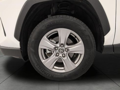 Used 2025 Toyota RAV4 XLE AWD/4WD image 4