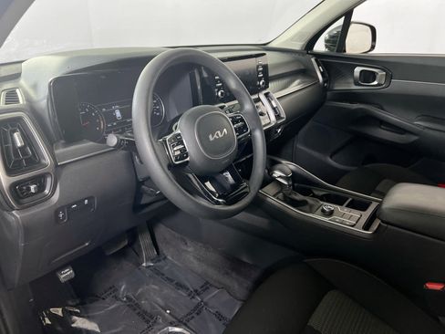 Used 2023 Kia Sorento LX FWD image 9