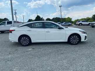 Used 2025 Nissan Altima 2.5 SV FWD video 2