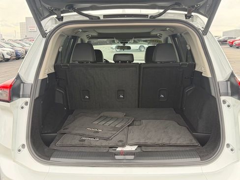 Used 2026 Nissan Rogue SV w/ SV Premium Package image 43