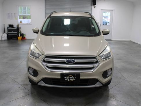 Used 2018 Ford Escape SE image 3