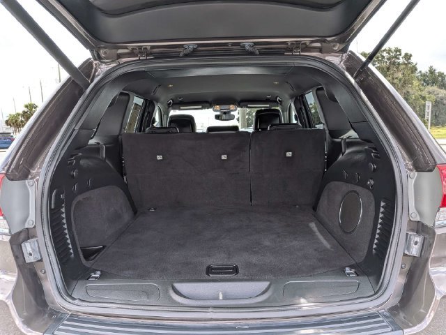 Used 2018 Jeep Grand Cherokee Laredo RWD image 12