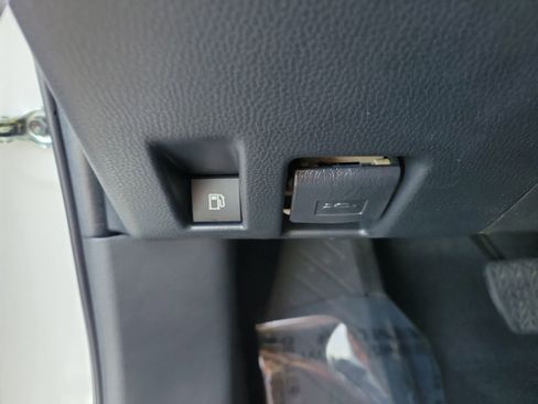 Used 2023 Toyota RAV4 XLE image 31