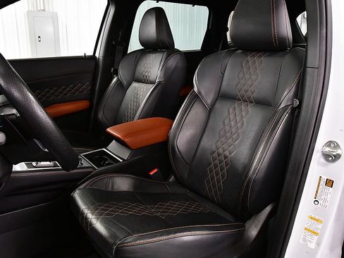 Used 2023 Mitsubishi Outlander SEL AWD/4WD image 27