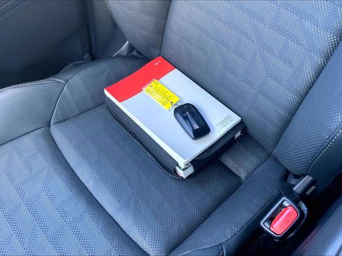 Used 2025 Toyota 4Runner TRD Off-Road Premium image 12