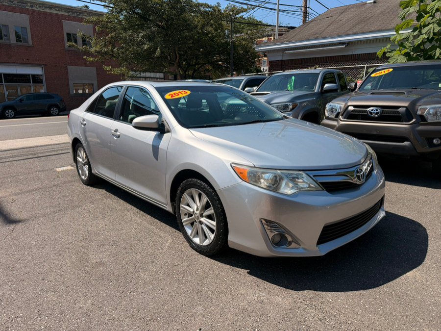 Used 2013 Toyota Camry XLE FWD image 1