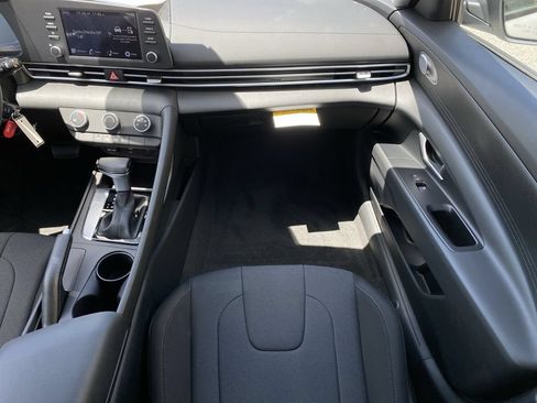 New 2026 Hyundai Elantra SE FWD image 16