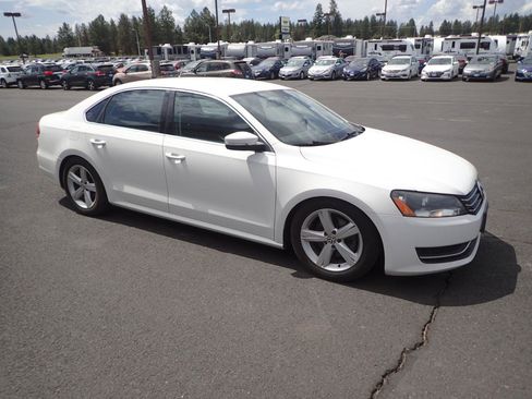 Used 2013 Volkswagen Passat 2.5 SE FWD image 7