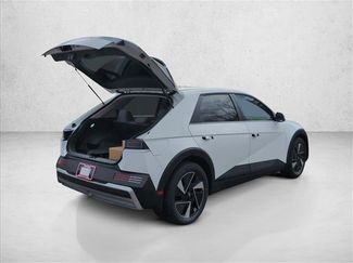 New 2026 Hyundai Ioniq 5 SE video 2