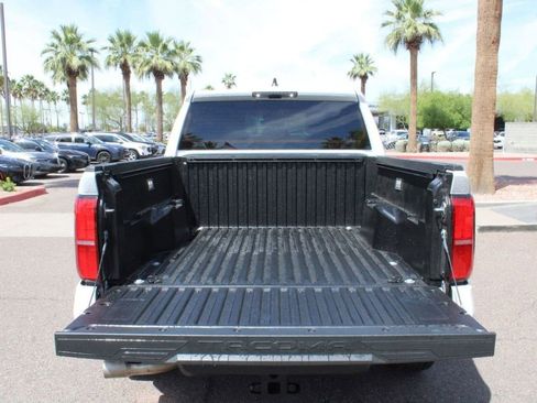 Used 2025 Toyota Tacoma TRD Sport AWD/4WD image 5