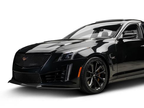 Used 2017 Cadillac CTS V w/ Carbon Fiber Package RWD image 10