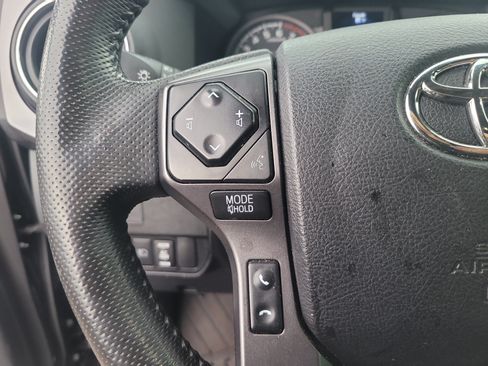 Used 2022 Toyota Tacoma TRD Off-Road w/ Technology Package RWD image 28