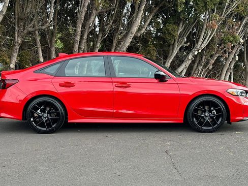 Used 2025 Honda Civic Sport image 3