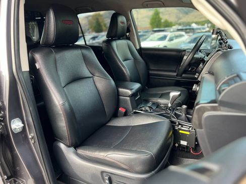 Used 2021 Toyota 4Runner TRD Off-Road Premium AWD/4WD image 24
