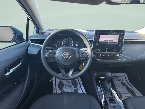 Used 2020 Toyota Corolla LE FWD image 12