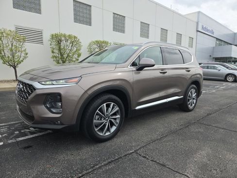Used 2019 Hyundai Santa Fe SEL image 2