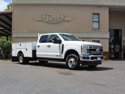Used 2024 Ford F350 XL w/ XL Chrome Package image 5