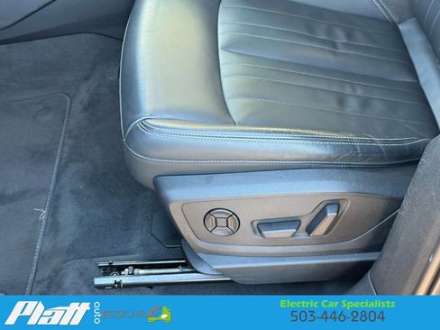 Used 2021 Audi e-tron Premium w/ Convenience Plus Package image 22