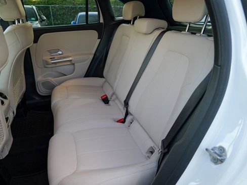 Used 2022 Mercedes-Benz GLA 250 4MATIC image 26