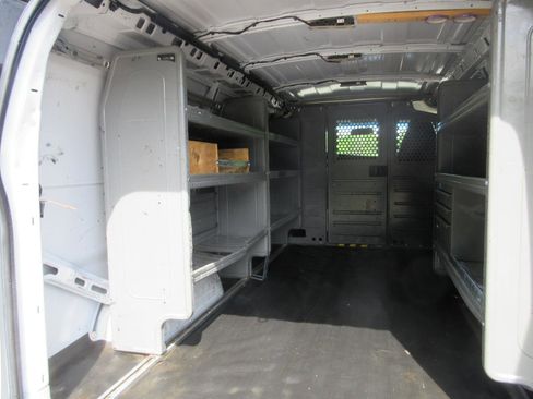 Used 2019 Chevrolet Express 2500 w/ Driver Convenience Package RWD image 12