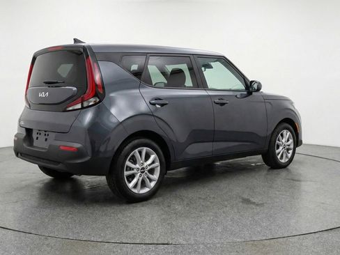 Used 2025 Kia Soul LX w/ LX Technology Package FWD image 9