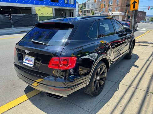 Used 2020 Bentley Bentayga Design Series image 8