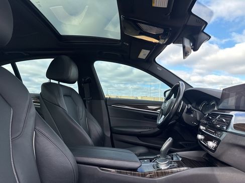 Used 2019 BMW 530i w/ Convenience Package image 13