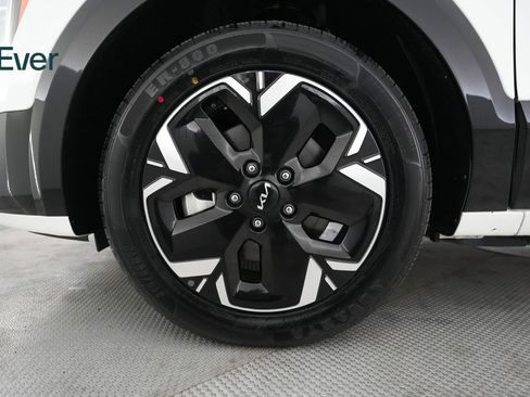 Used 2024 Kia Niro Wind FWD image 19