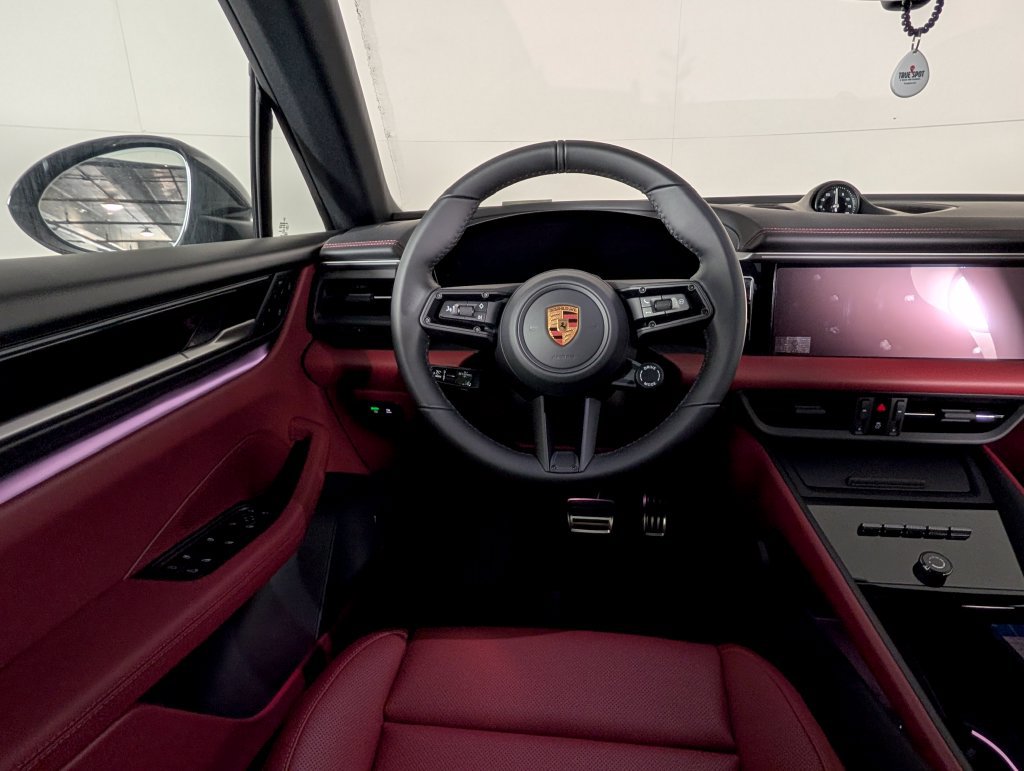 New 2026 Porsche Macan 4S Electric AWD/4WD image 21