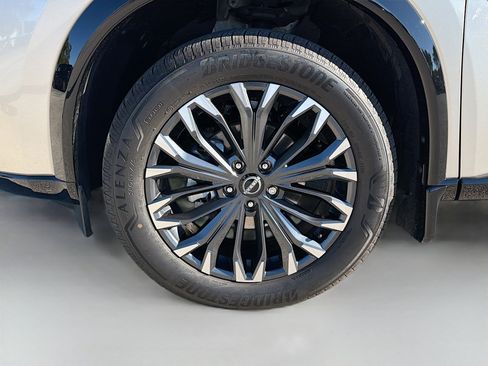 Used 2025 Nissan Rogue Platinum image 42