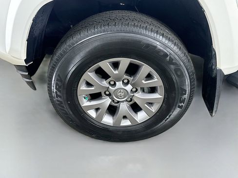 Used 2018 Toyota Tacoma SR5 image 8