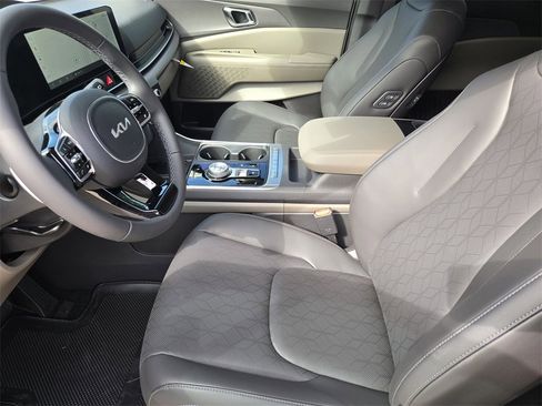 New 2026 Kia Carnival EX image 10