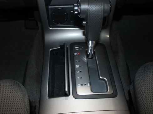 Used 2005 Nissan Pathfinder SE image 18