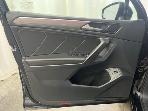 Certified 2024 Volkswagen Tiguan SE R-Line image 10