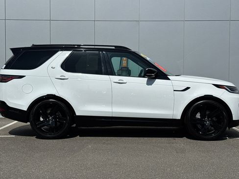 Used 2025 Land Rover Discovery Dynamic SE AWD/4WD image 6