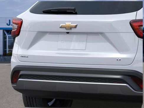 New 2026 Chevrolet Trax LT image 14