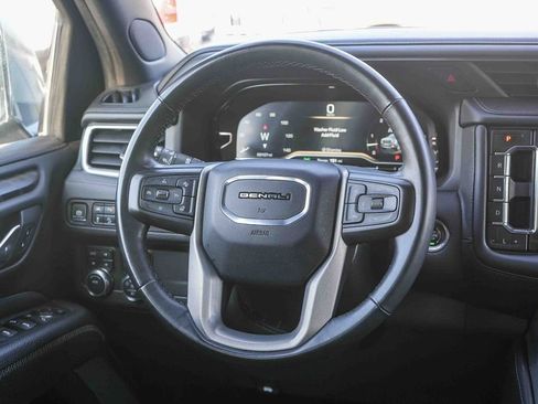 Used 2023 GMC Yukon Denali AWD/4WD image 16