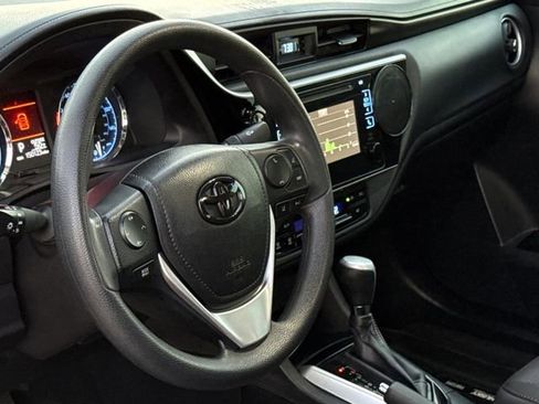 Used 2017 Toyota Corolla LE image 16