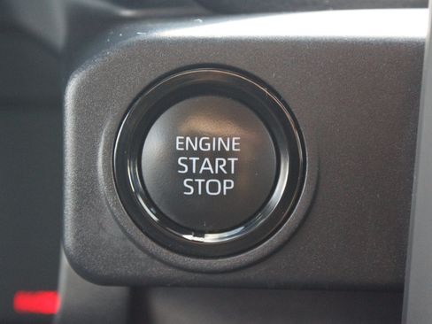 Used 2024 Toyota Tacoma SR AWD/4WD image 7