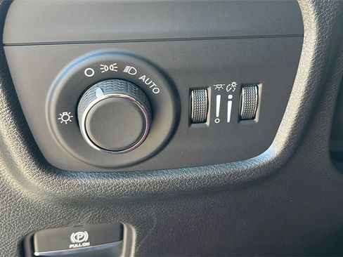 Used 2025 Jeep Grand Cherokee L Altitude image 14